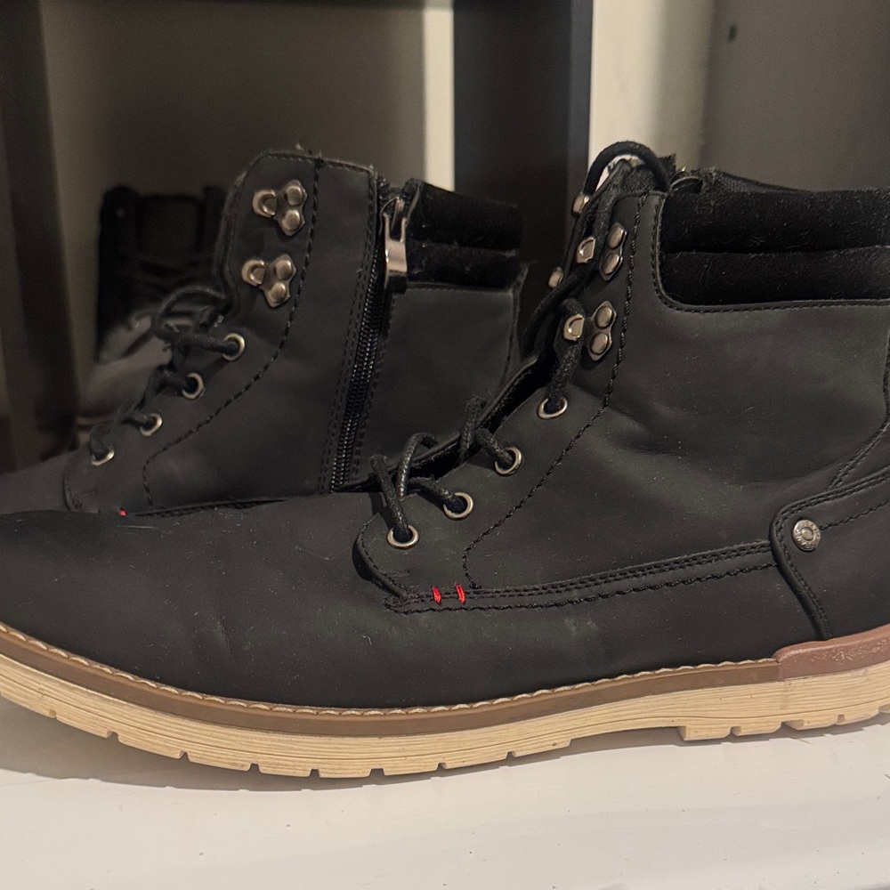 Vostey Black and Tan Men's Boots
